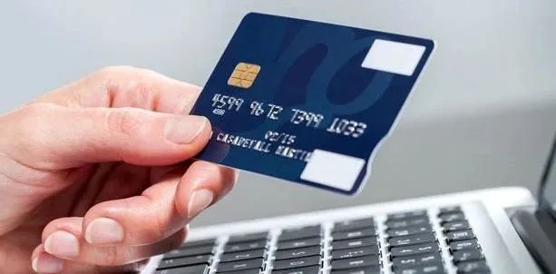 车库地锁被弄坏该不该物业负责,小区内私自安装地锁砸了要赔吗