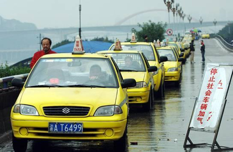 北汽212是不是以前的北京吉普,经典情怀老车北京吉普212