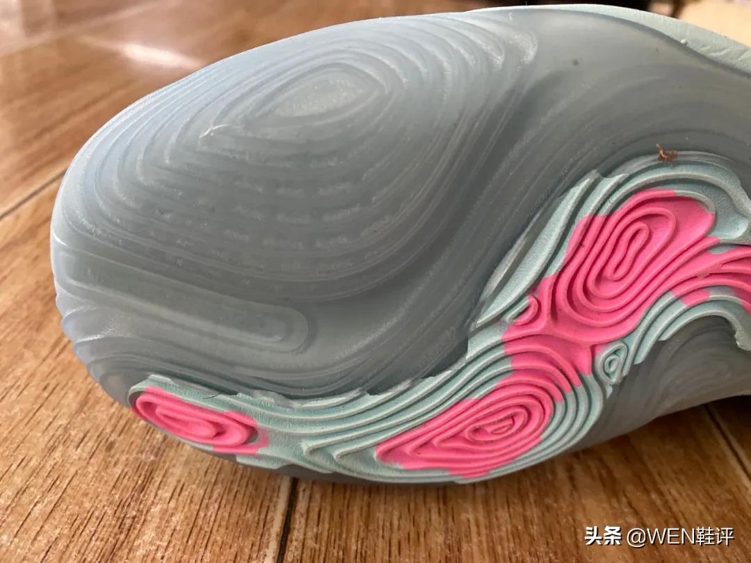 *男猛**必入鞋款?在NBA赛场上出现的“最后”一双UA球鞋值得被铭记