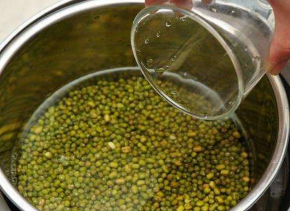 绿豆汤开花不开花的区别,绿豆汤开花和不开花的功效