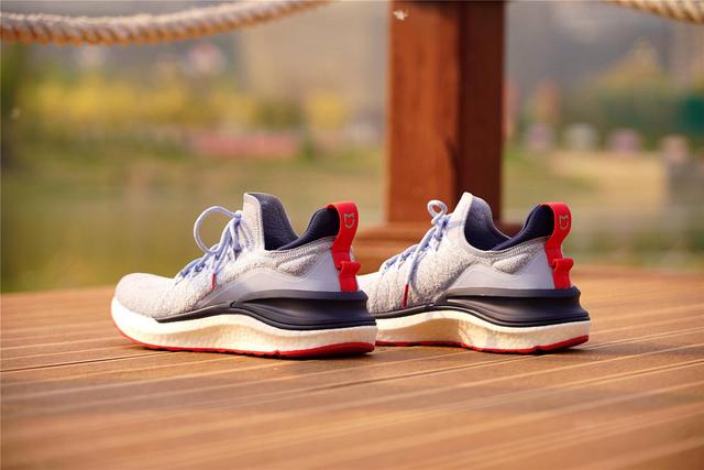 小米推出高性价比时尚跑步鞋,小米跑步鞋299元