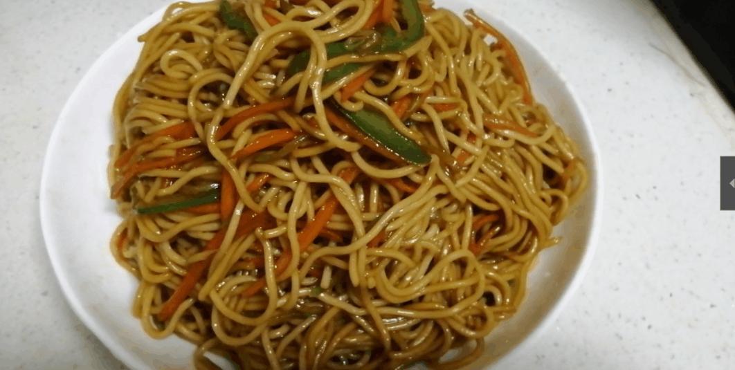 酱油炒面粘锅,炒粉炒面一放酱油就粘锅