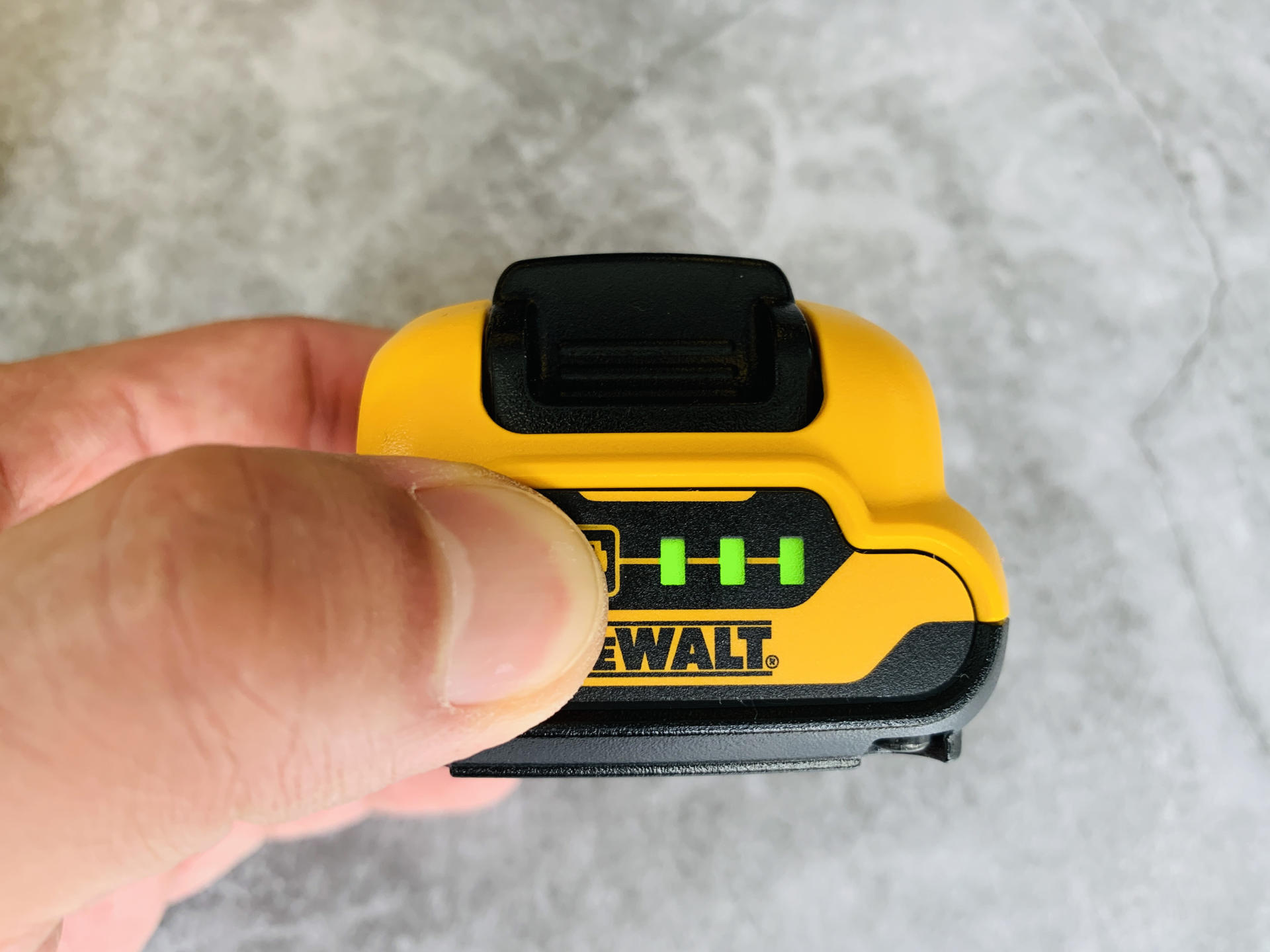 得伟电钻dcd701充满电要多久,得伟锂电钻测评