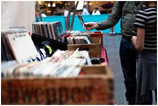 碟片的大小都是一样的吗,dvd光盘比cd盘直径大吗