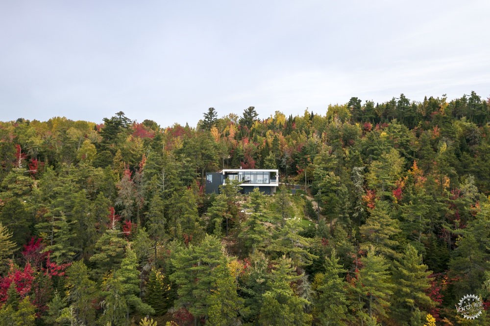 悬崖别墅结构,挂在悬崖峭壁上的房子