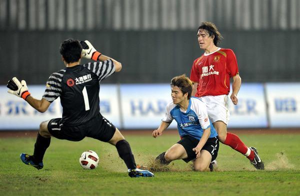 从武汉卓尔的“善意欠薪”说起:赢球奖高了200倍不满足?