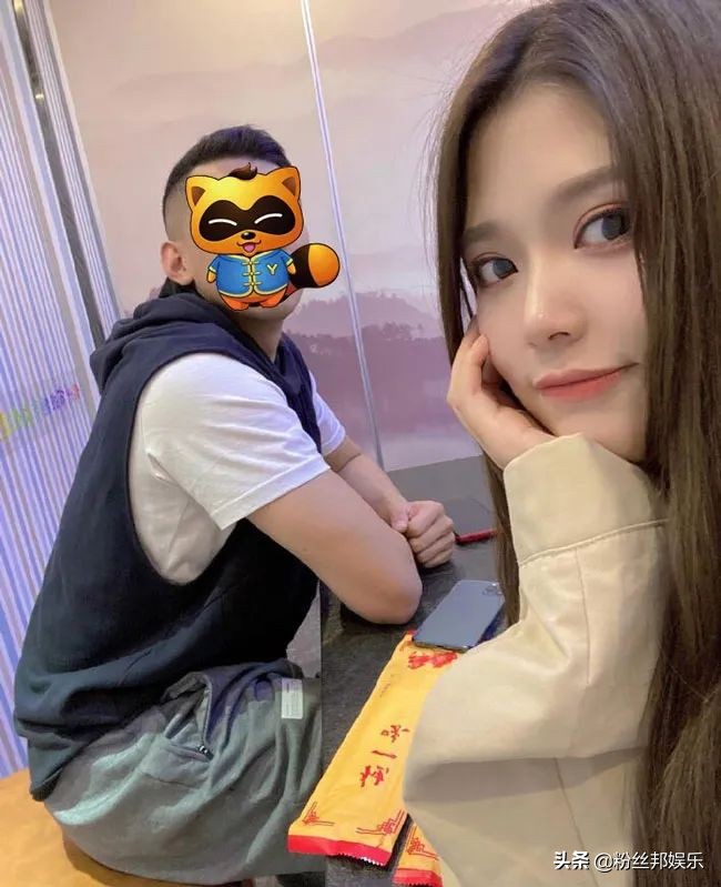 主播李二狗承认有女儿，与小毒液已和平分手，会承担做父亲的义务