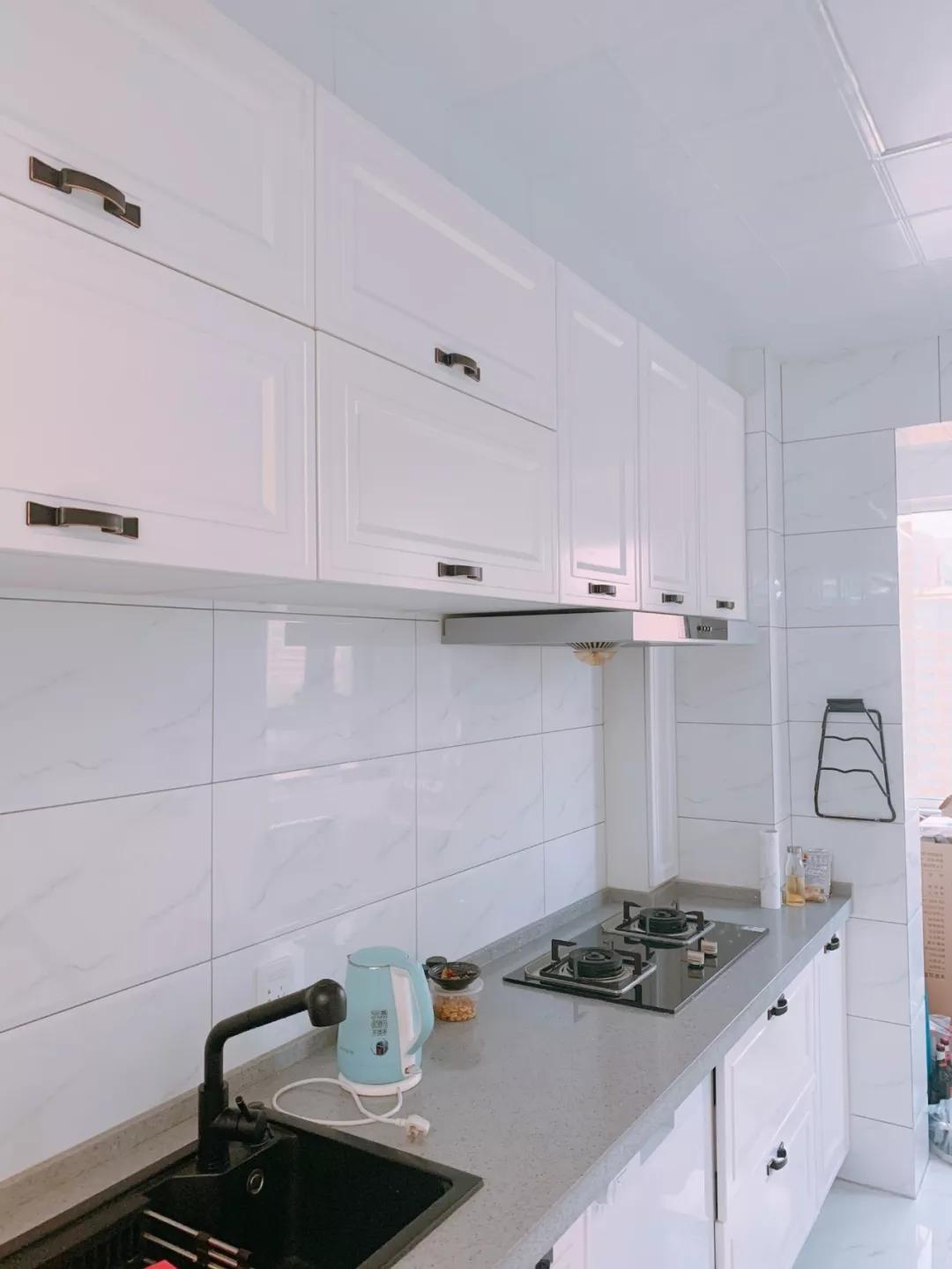 厨房台面什么颜色耐用好看,厨房台面哪种材料最耐脏