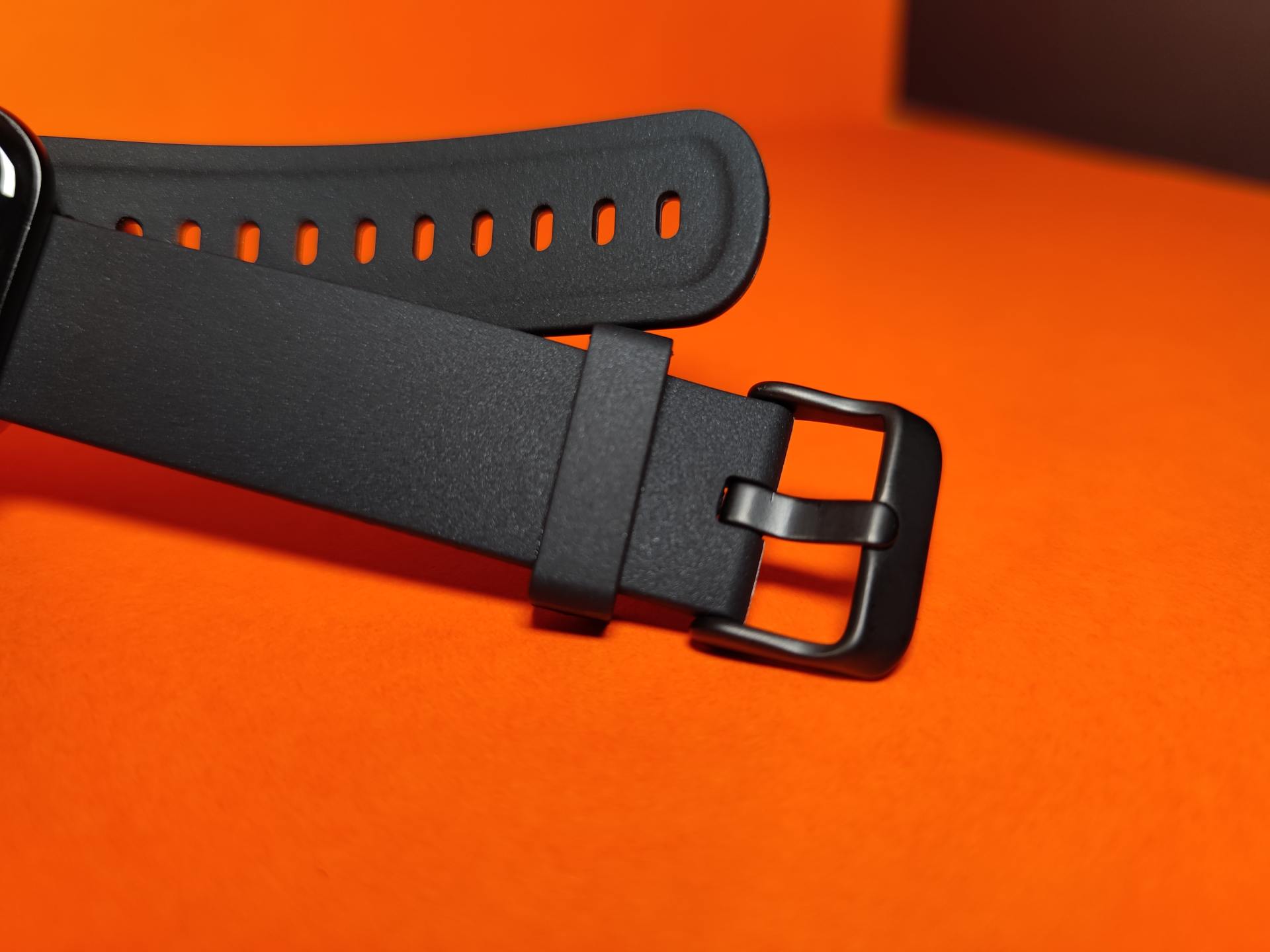 能测气温气压的智能手表,可监测体温和血糖的手表