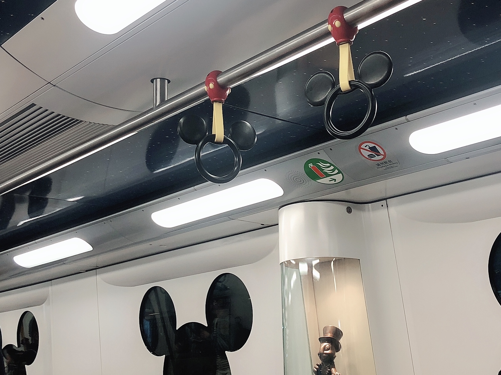 香港迪士尼游玩路线全攻略,最新香港迪士尼游玩全攻略