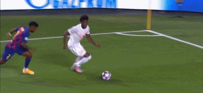 回顾2015年巴萨3-0拜仁梅西,2013欧冠拜仁7-0血洗巴萨什么时候