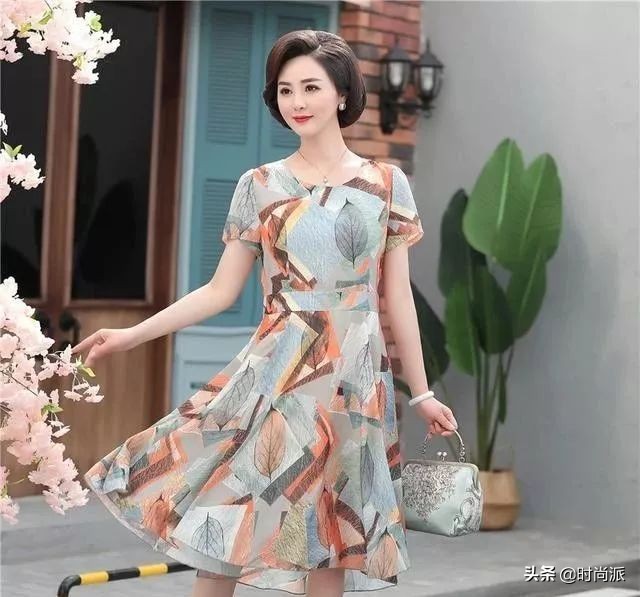 今年流行时尚洋气最新款连衣裙,连衣裙新潮