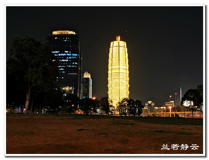 郑州小吃美食一条街附近酒店,郑州住宿附近有美食
