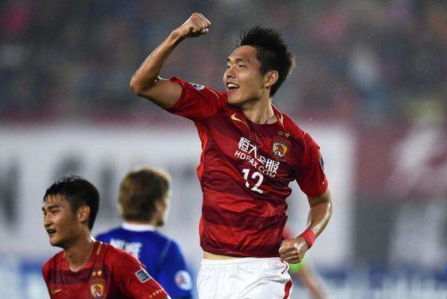 国足两个进球,恒大当红国脚4场狂轰5球