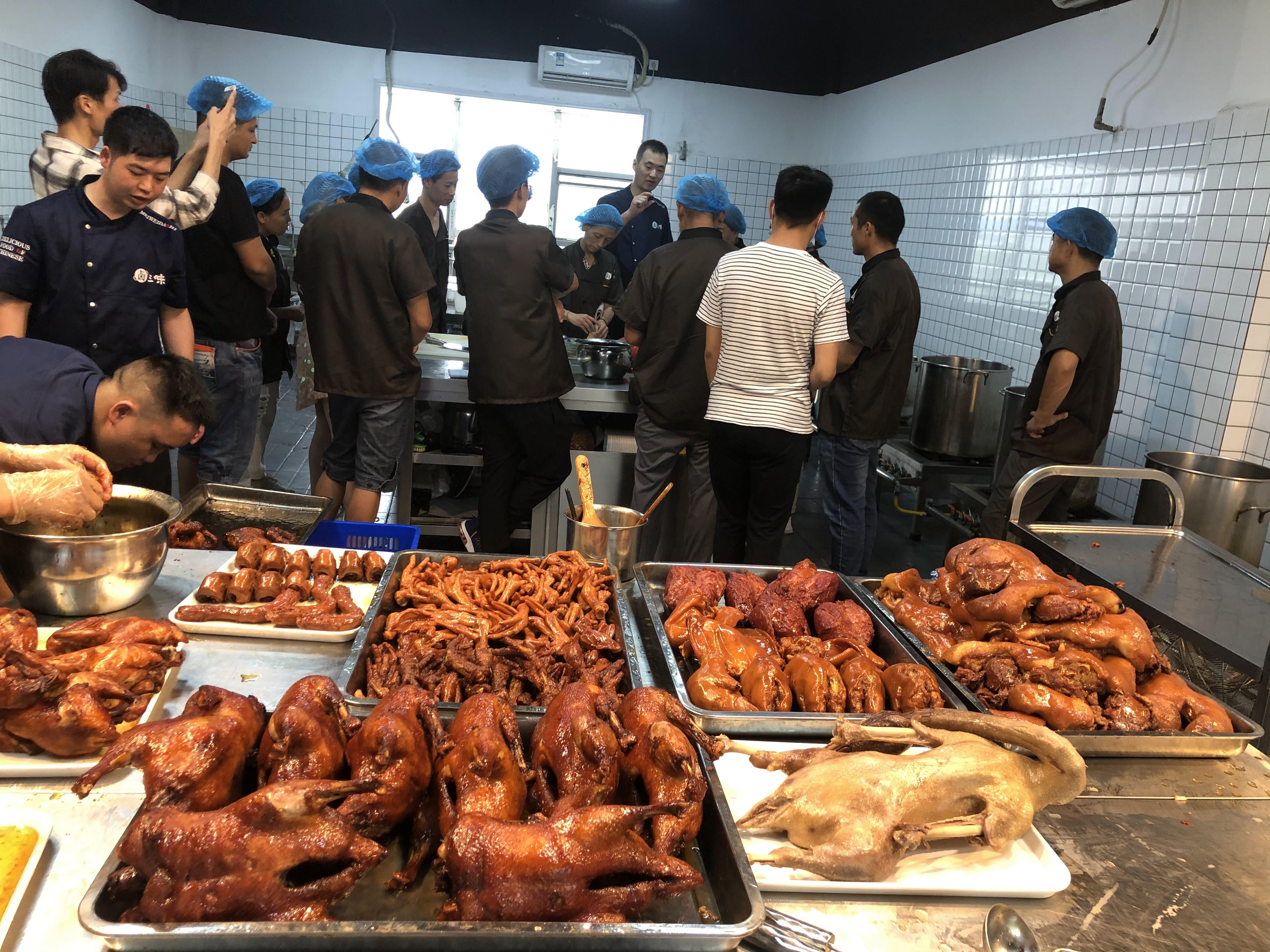 80后农村小伙逆风翻盘学习卤味配方月入两三万