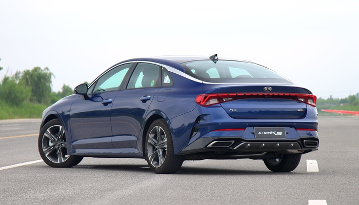 全新起亚k5强势回归,起亚k52021款焕新版最低价