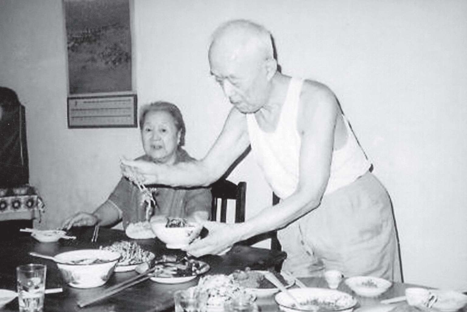 季羡林采访回顾五：变身宿舍看门人，偷偷用纸条译出三百万字