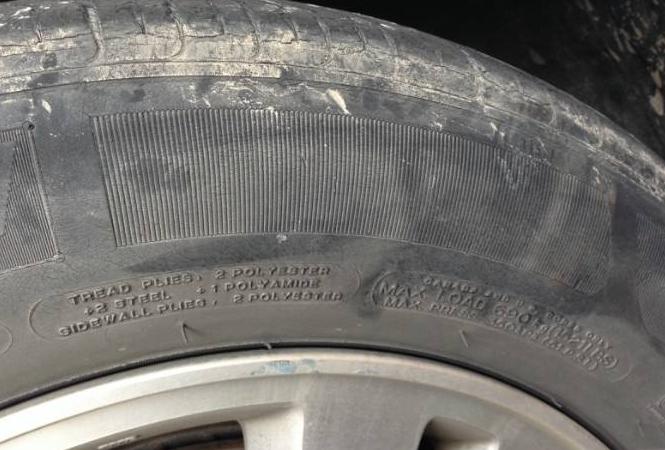 轮胎老是慢慢漏气又检查不出原因,轮胎莫名其妙的瘪了