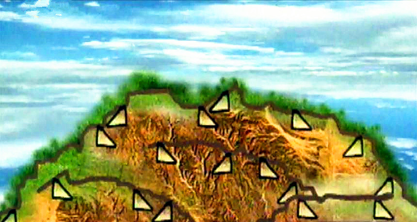 小水塘下藏着巨大山洞,水塘抽干水后专家竟然发现宫殿