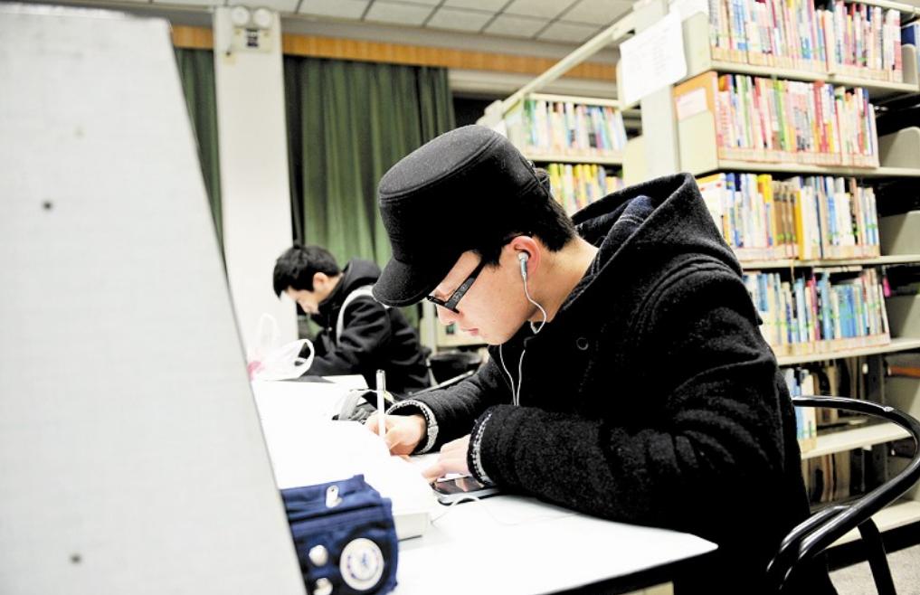 高考考砸了读二本还是复读,高考失利读三本还是复读