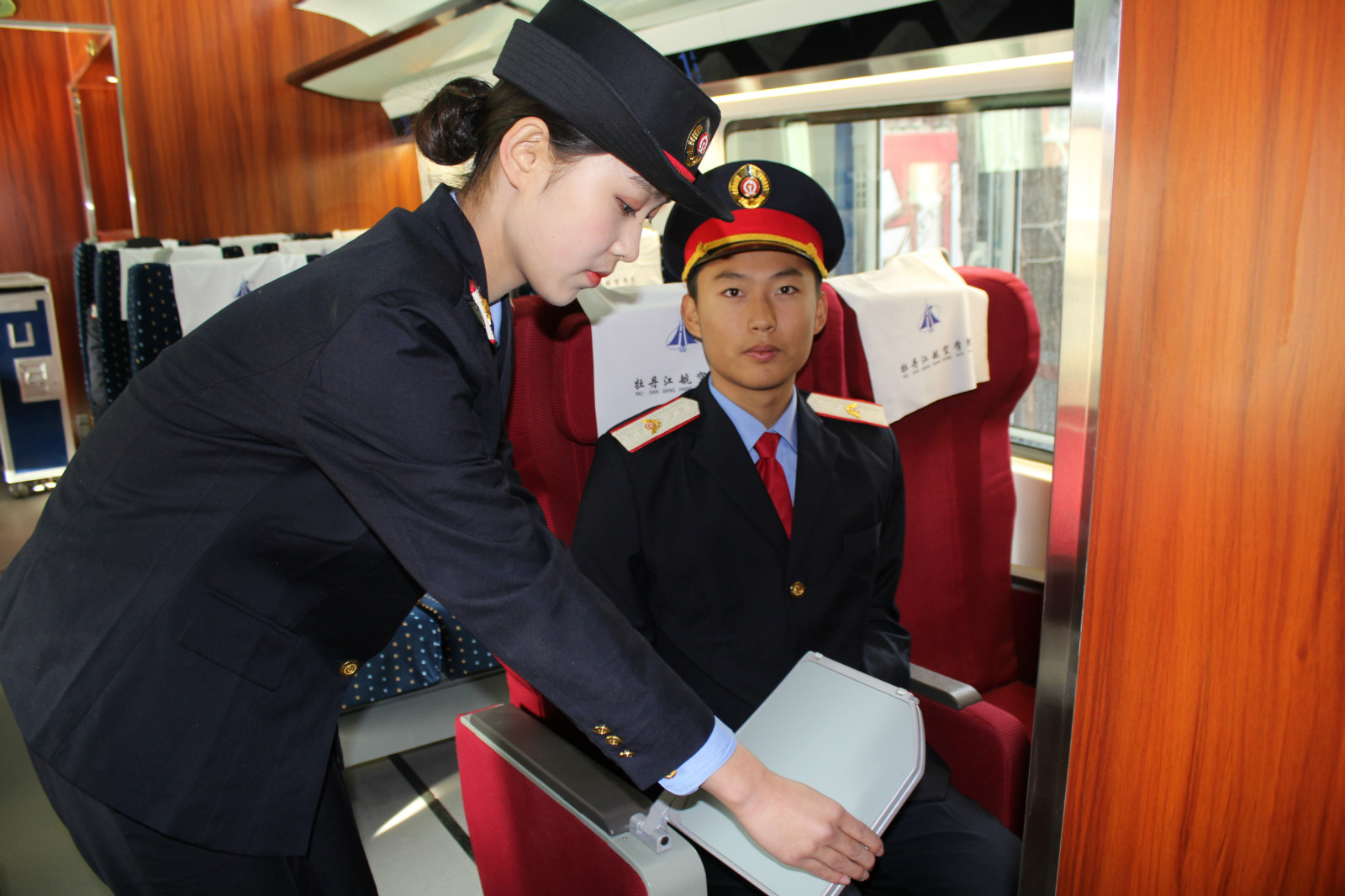 初中毕业读什么专业比较有前途呢,初中毕业学电竞专业有前途吗