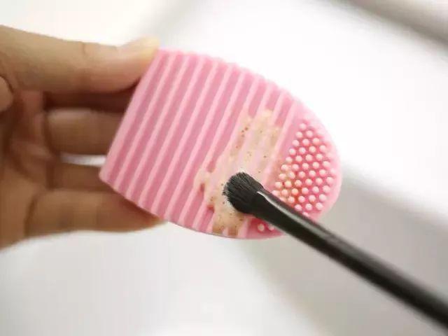 美妆蛋怎么清洗比马桶还脏,超方便省钱的美妆蛋清洗方法