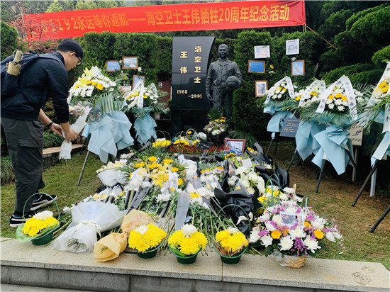 当面告诫美国“中国人不吃这套”的底气从何来？因我们的建设成就！因解放军傲视亚洲！因我们有卫国英雄