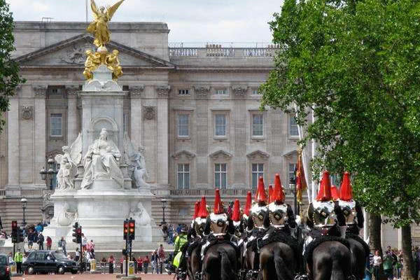 伦敦白金汉宫周边半日游,英国伦敦打卡地方