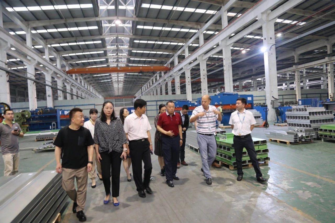 铝材猛涨门窗企业如何突围,铝门窗企业转型政策