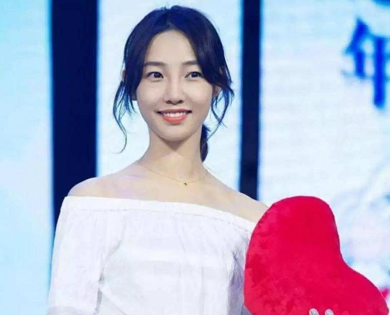 白百何和陈冠希谁更漂亮,陈冠希和白百何对比