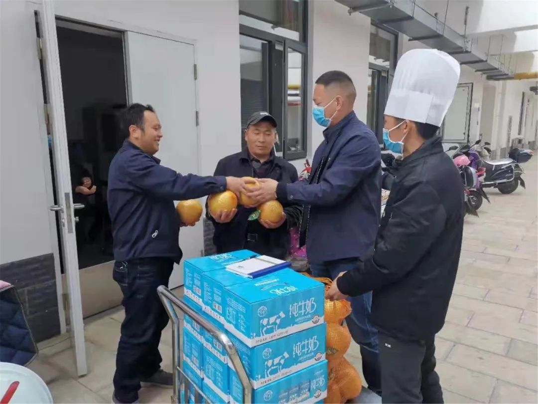 抗击疫情爱心涌动情暖抗疫一线,红河州第一人民医院抗击疫情人员