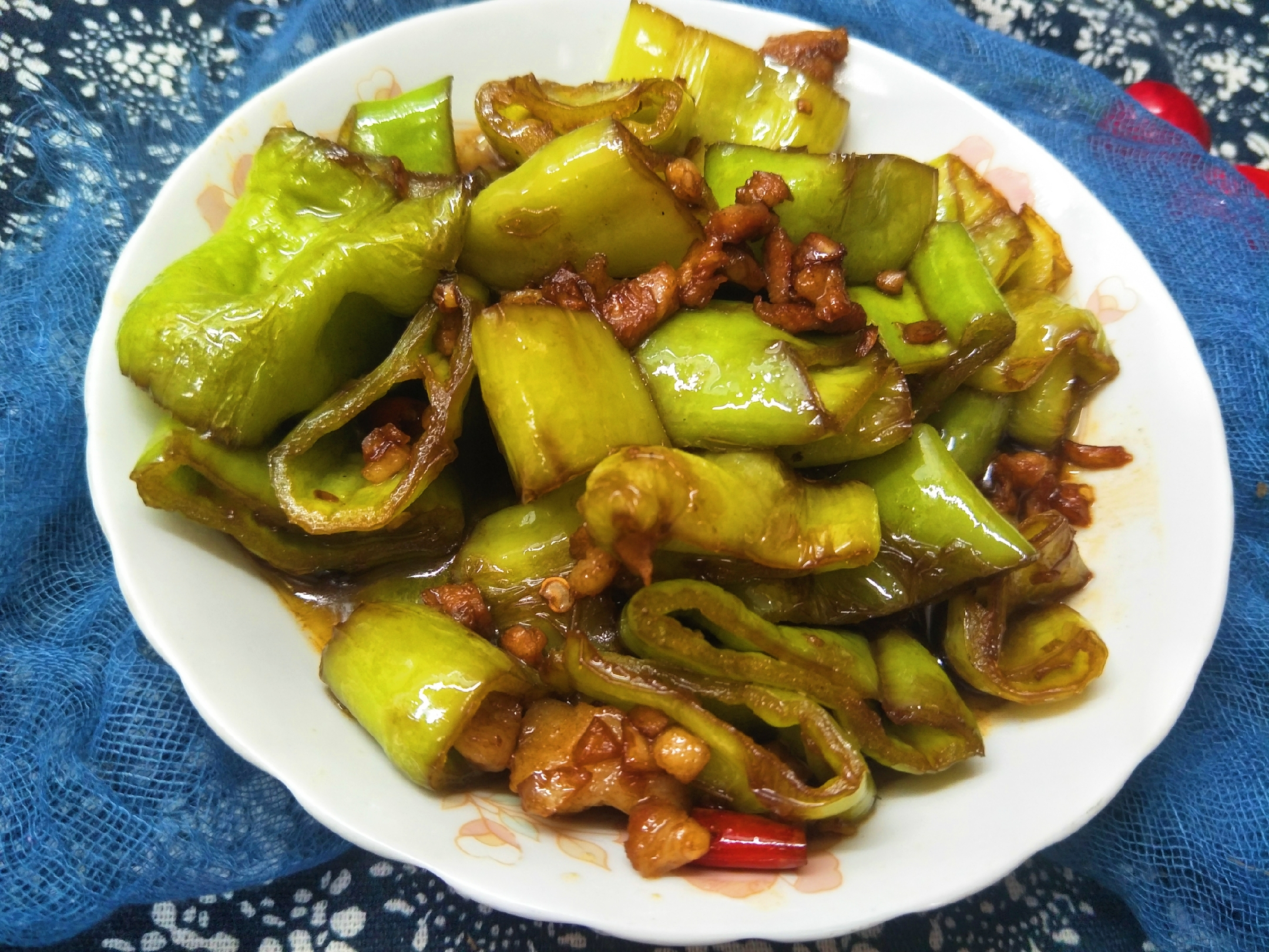 炒辣椒里加什么更好吃,怎么把辣椒炒出辣味