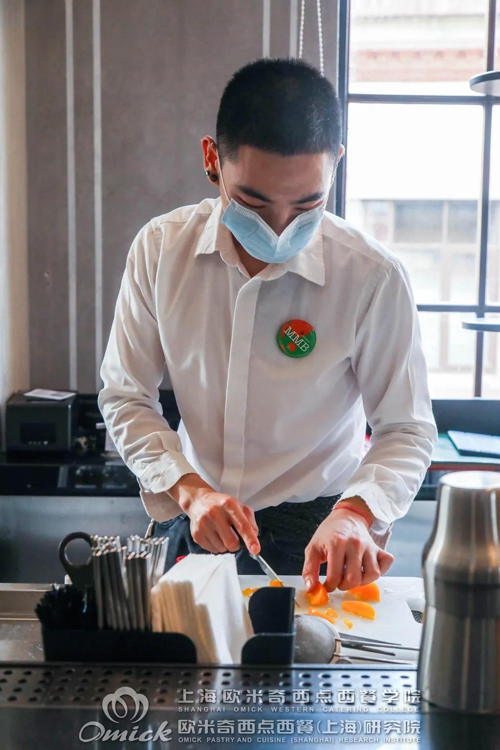 毕业生潘澄弘|在外滩十八号工作，是什么样的体验？