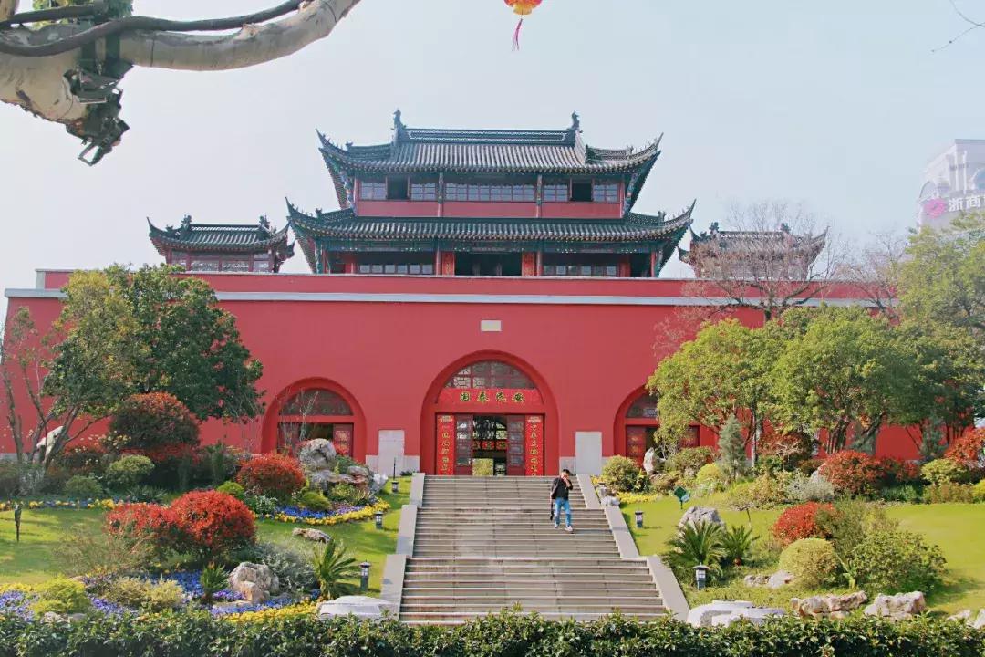 每一座城市都有一个鼓楼,每一个古城都会有鼓楼