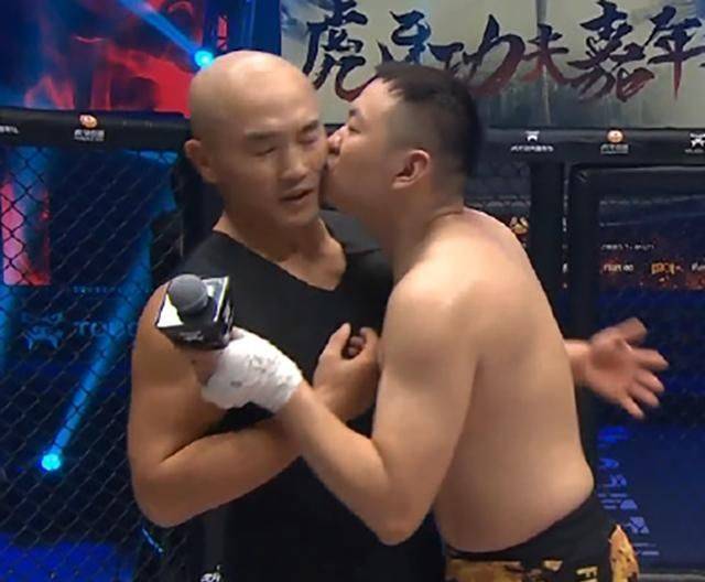 武僧一龙不躲闪随便打头,武僧100万出场费多少