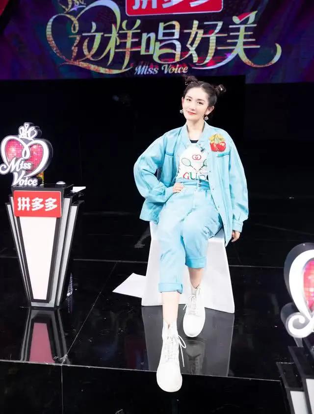 谢娜终于对“樱桃牛仔”下手了，38岁穿成18岁，90后爱了！