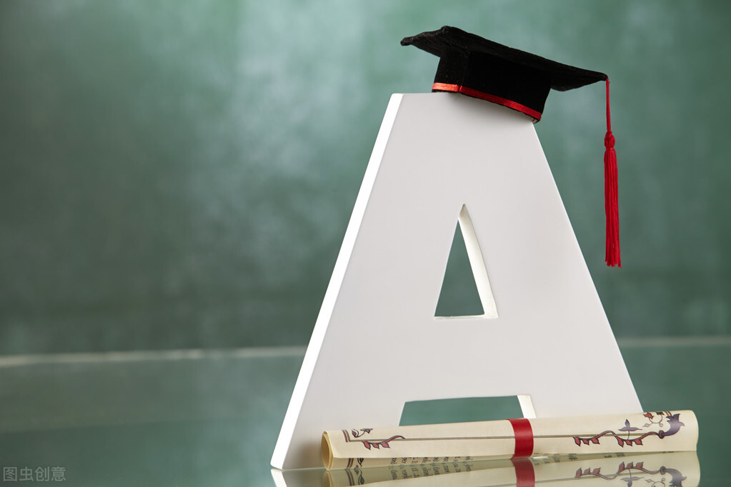 我放弃铁饭碗出国打工，男女混居、当服务员、卖花，揭秘真实收入