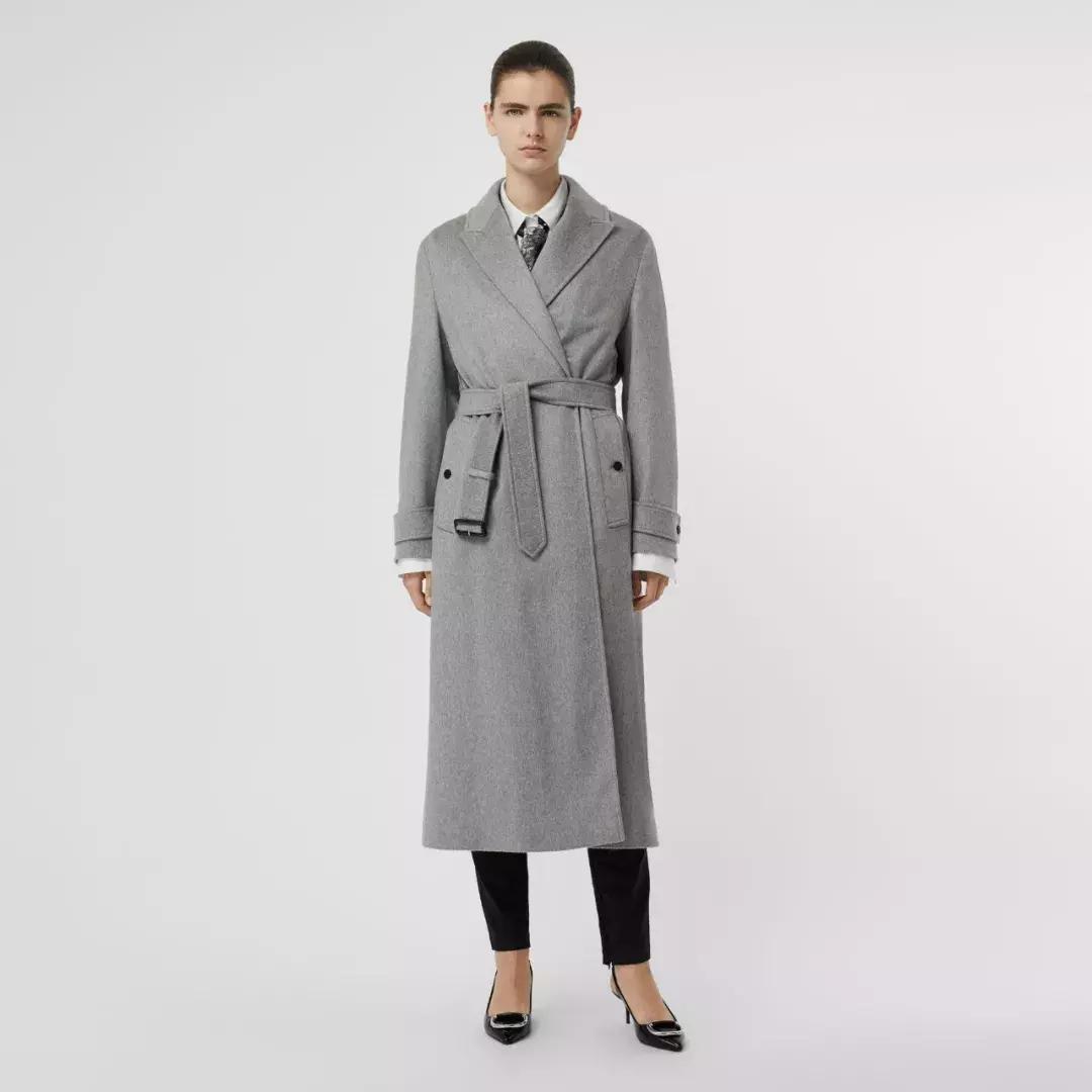 裙摆大衣怎么穿好看,大衣里面的裙子怎么穿