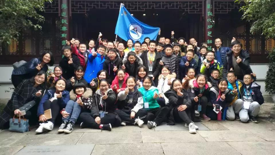 在地铁里包下一辆车，是种怎样的体验？