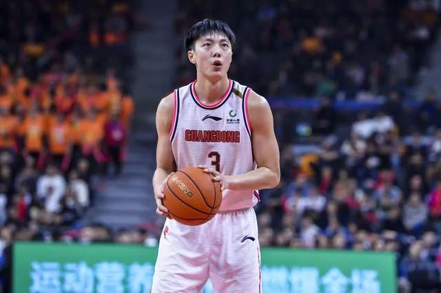 cba球员胡明轩打野球,cba胡明轩圈粉