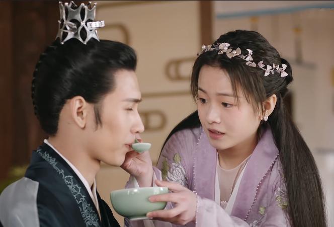 又亲又咬还“壁咚”!《花好月又圆》路子野,“先婚后爱”太上头