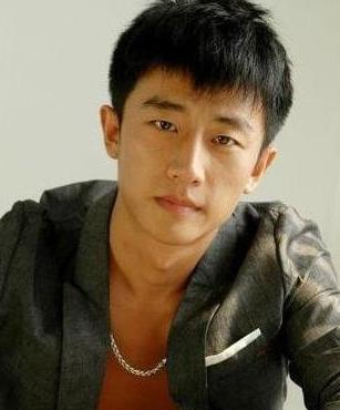 黄轩靠哪个片子出名的,黄轩拍电影拍到情绪崩溃