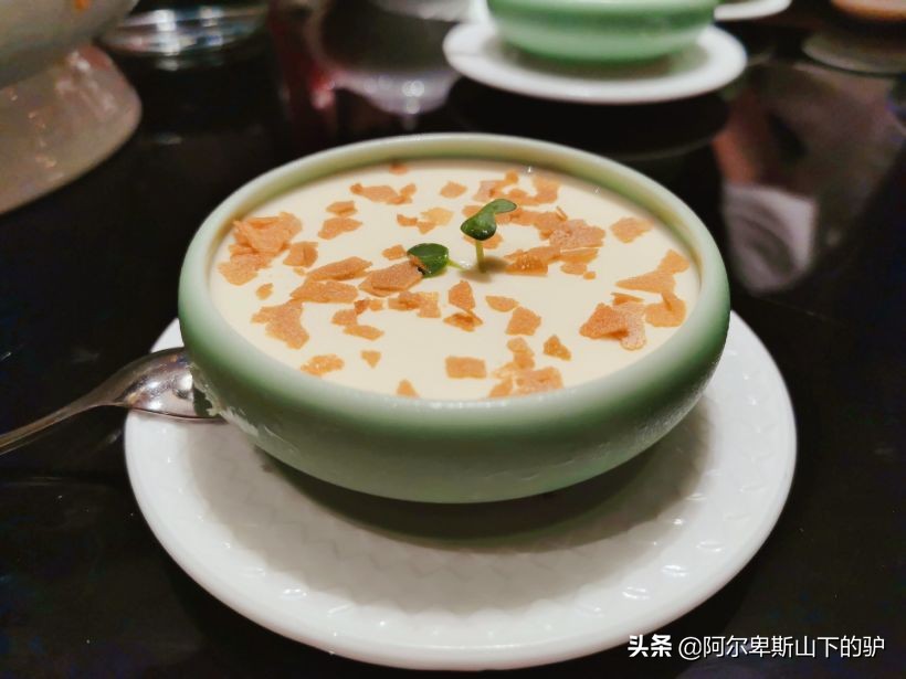 秋风起吃蟹的视频,秋风起吃蟹正当时