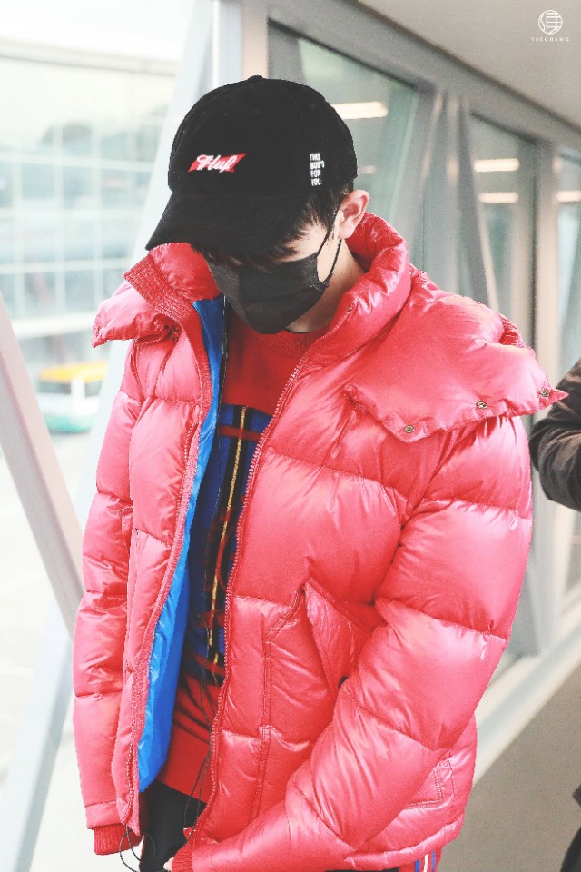 易烊千玺和香港资深演员见面,易烊千玺在香港优秀吗