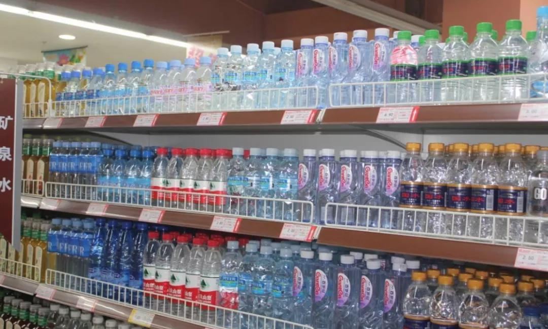 瓶装水一年卖240亿,一年卖200亿瓶装水