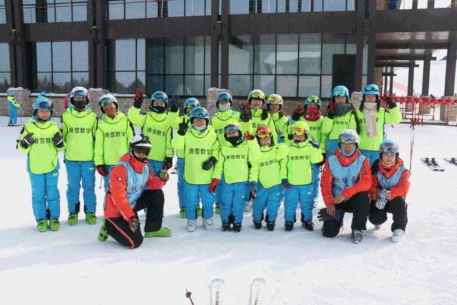 滑雪亲子训练营,冰雪亲子营