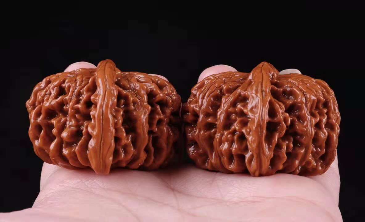 盘核桃的几个阶段怎么盘,怎么看核桃盘不盘得出来