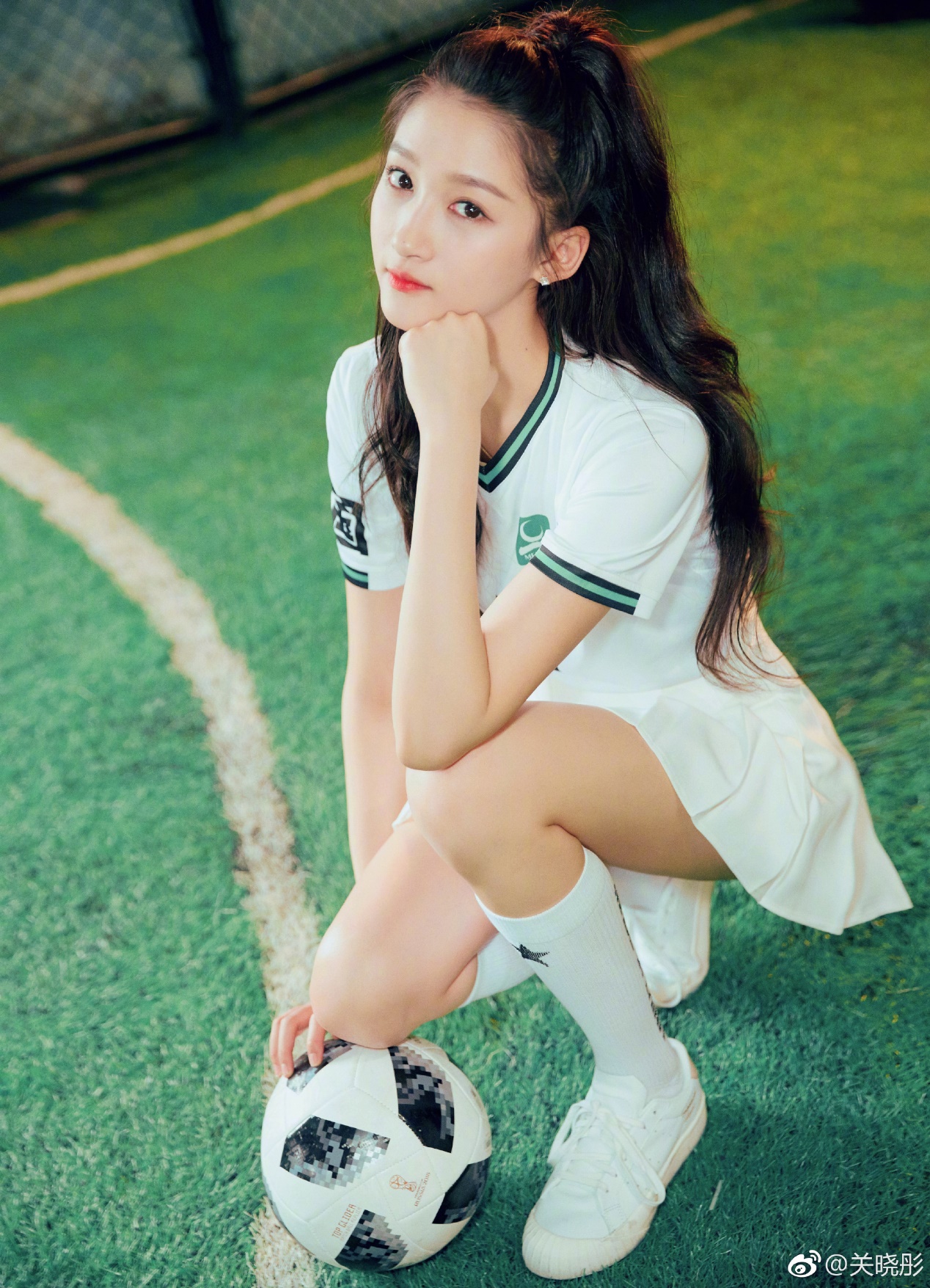 关晓彤办公室健身,关晓彤瘦腿三天变成筷子腿