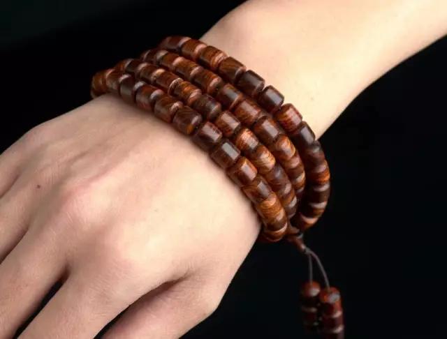 穷戴金，富戴钻，真正有钱玩木串