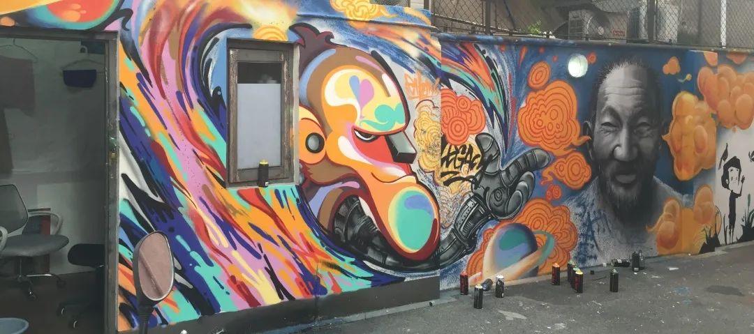 跨界首秀！街头涂鸦x花艺装置艺术，打造全球最IN潮流现场